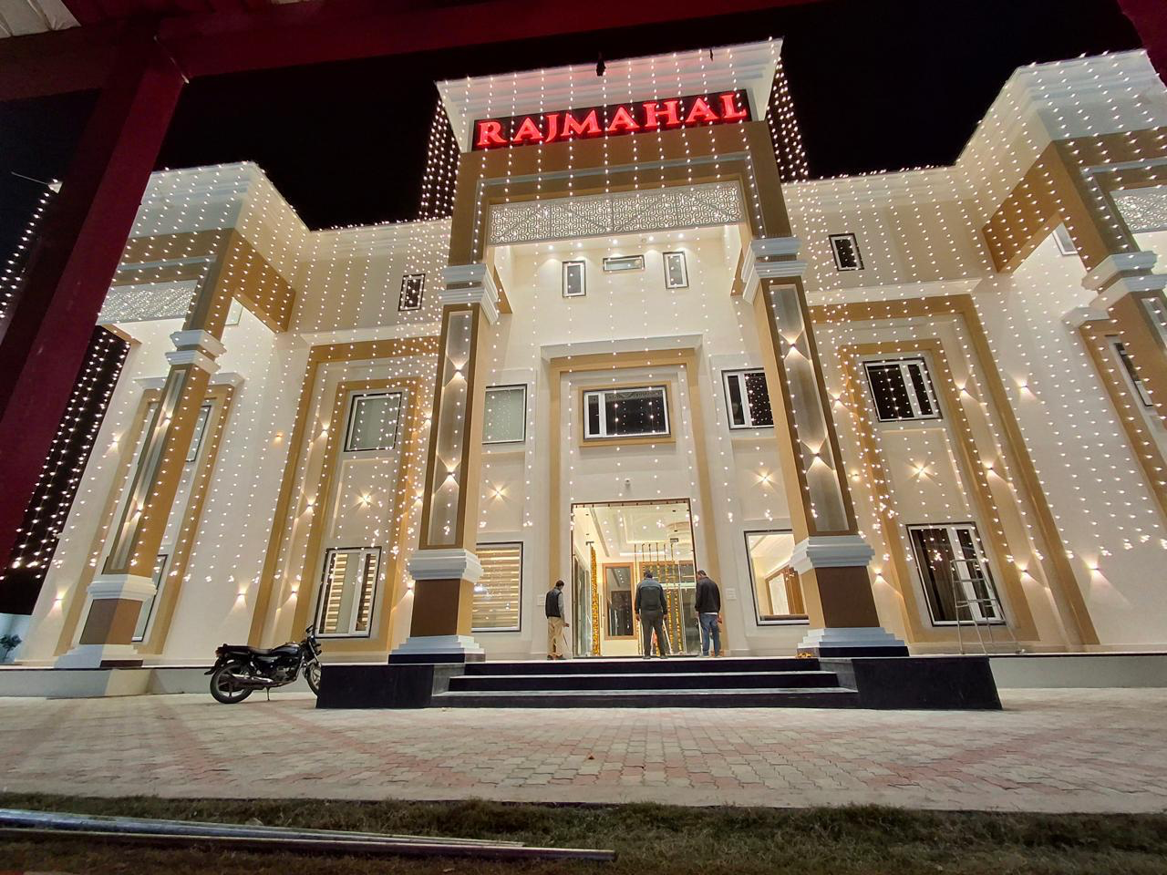 Rajmahal palace facade and main gate, Suratgarh