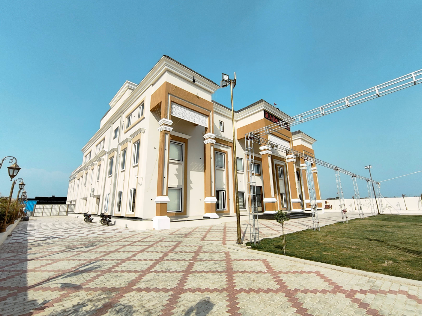 Rajmahal palace exterior at Suratgarh