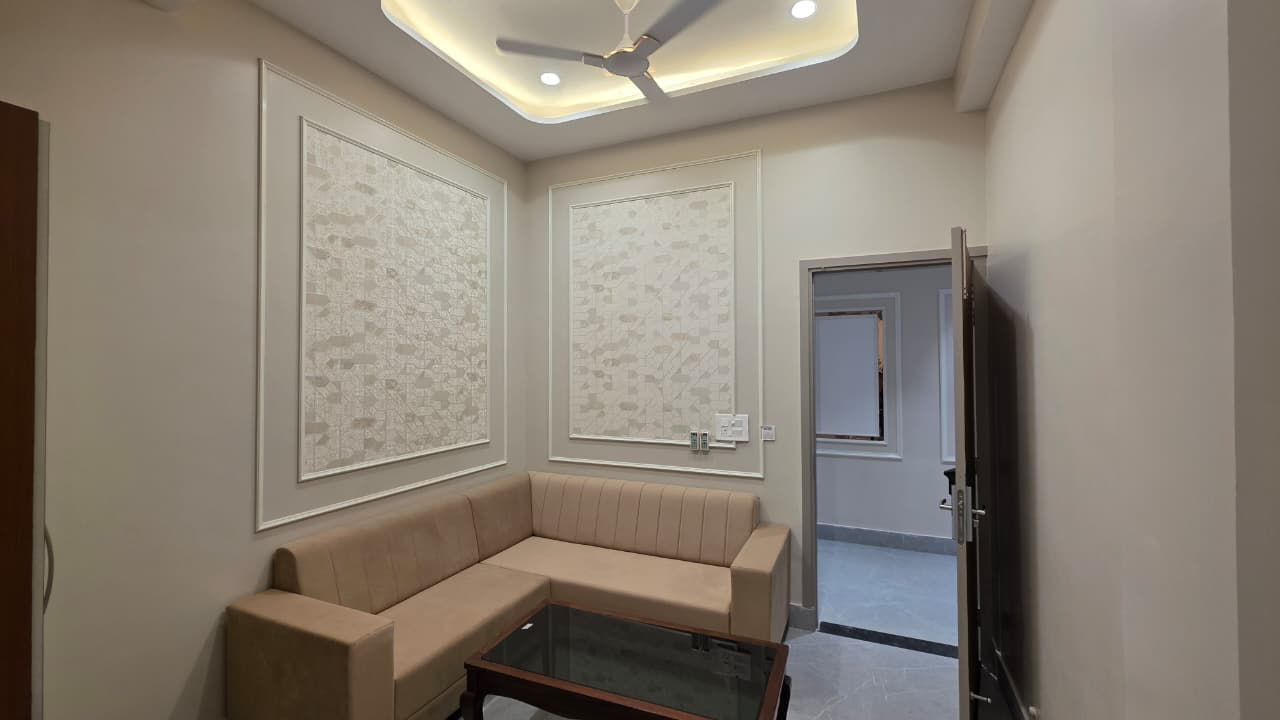 Room with Lounge at Rajmahal hotel Suratgarh